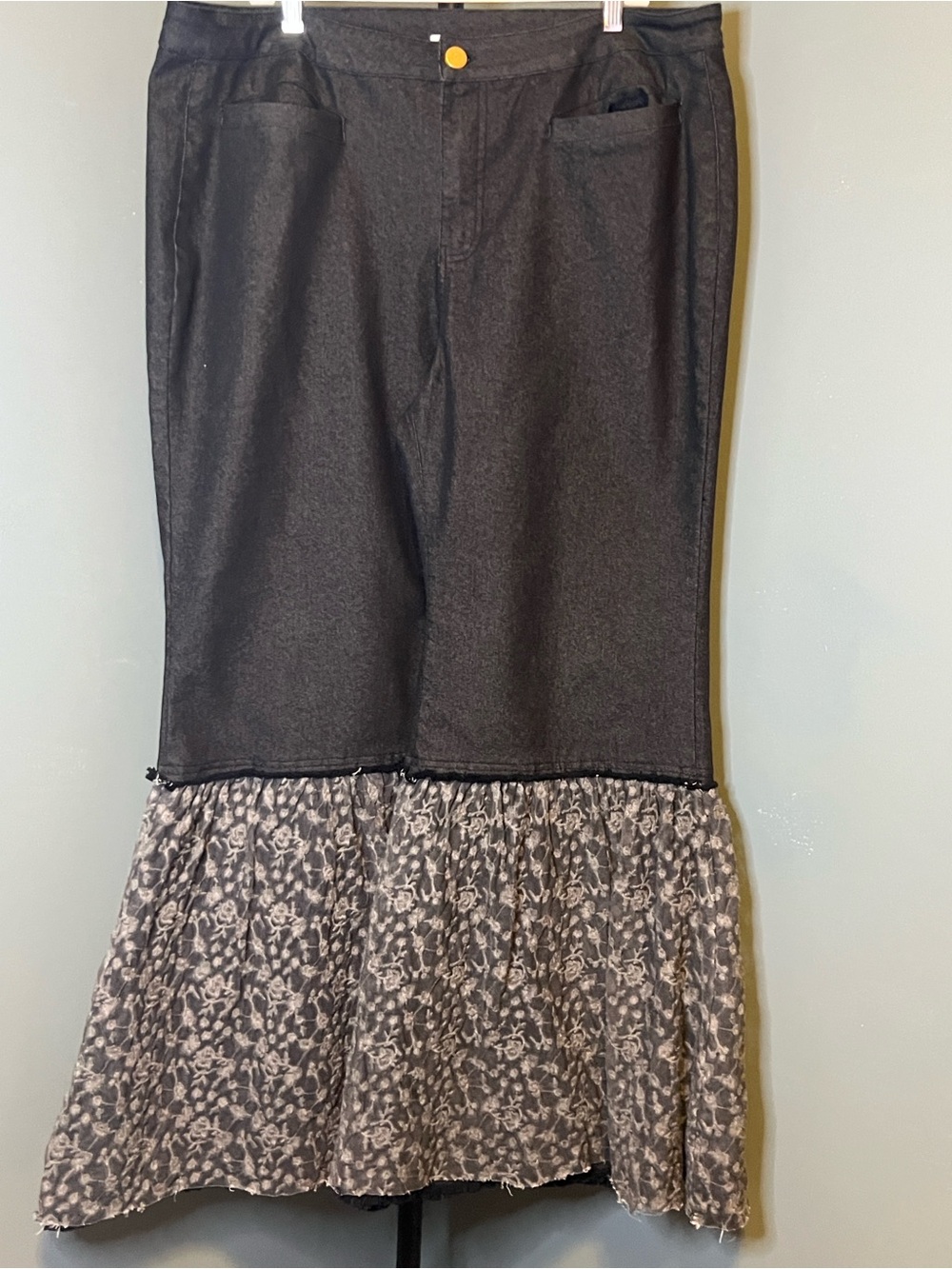 Black Wide-Leg Jeans Skirt with Printed Ruffle Hem